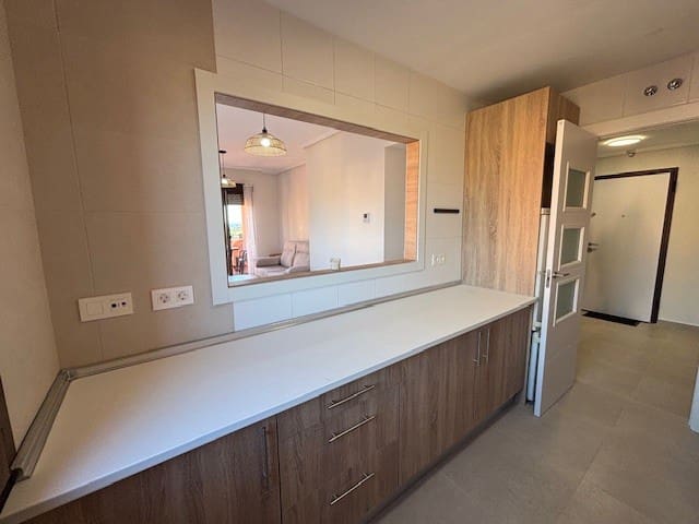 1 makuuhuone Huoneisto myytävänä paikassa Los Alcazares mukana uima-altaan 
autotalli - 147 200 € (Ref: 8742324)