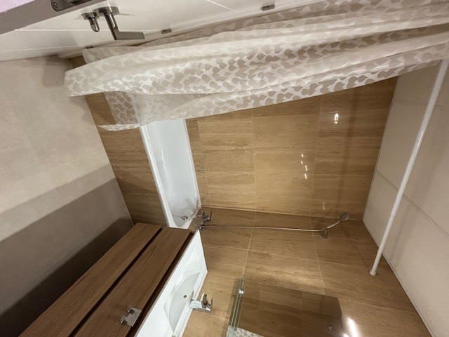 1 makuuhuone Huoneisto myytävänä paikassa Los Alcazares mukana uima-altaan 
autotalli - 147 200 € (Ref: 8742324)