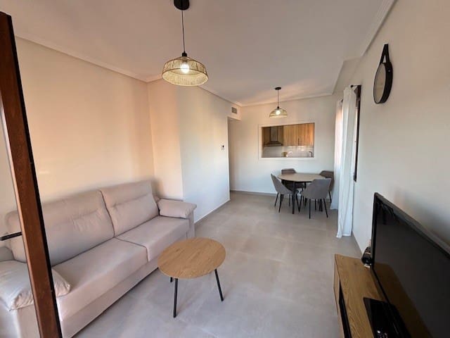 1 makuuhuone Huoneisto myytävänä paikassa Los Alcazares mukana uima-altaan 
autotalli - 147 200 € (Ref: 8742324)