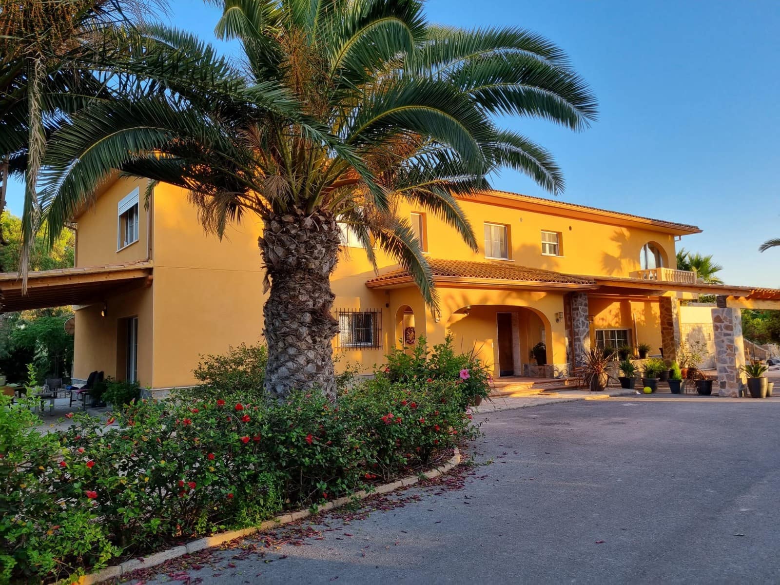 6 Zimmer Villa zu verkaufen in Elche / Elx mit Pool Garage - 820.000 € (Ref: 8890959)