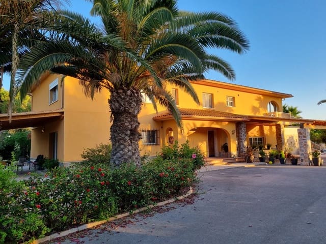 6 Zimmer Villa zu verkaufen in Las Bayas, Elche / Elx mit Pool Garage - 820.000 € (Ref: 8890959)