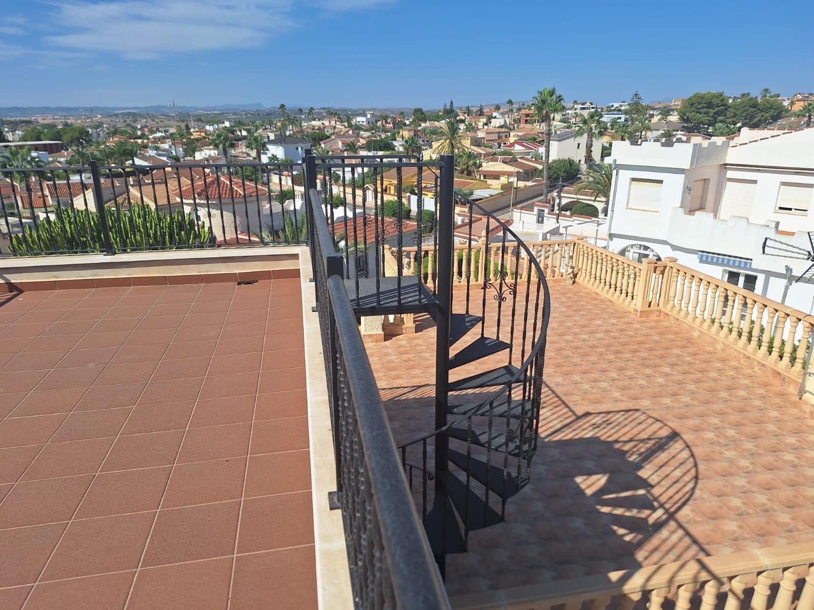 4 chambre Villa/Maison à vendre à Ciudad Quesada avec piscine garage - 385 000 € (Ref: 9218952)