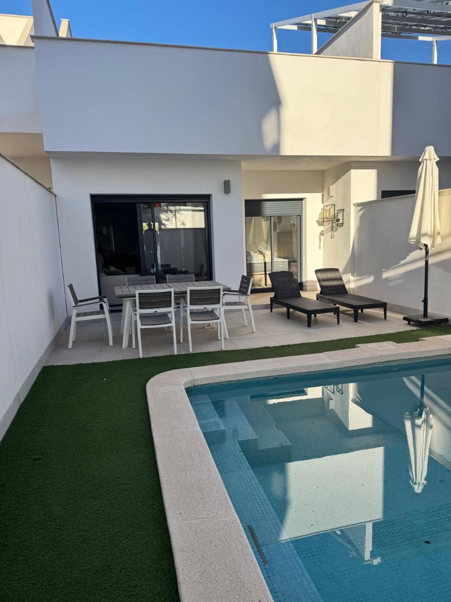 2 bedroom Bungalow for sale in Pilar de la Horadada with pool - € 299,000 (Ref: 9438606)