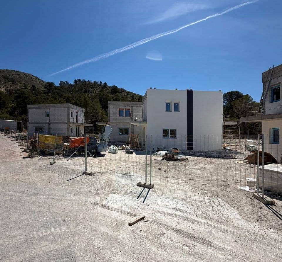 3 quarto Moradia para venda em Finestrat com piscina - 550 000 € (Ref: 9802627)