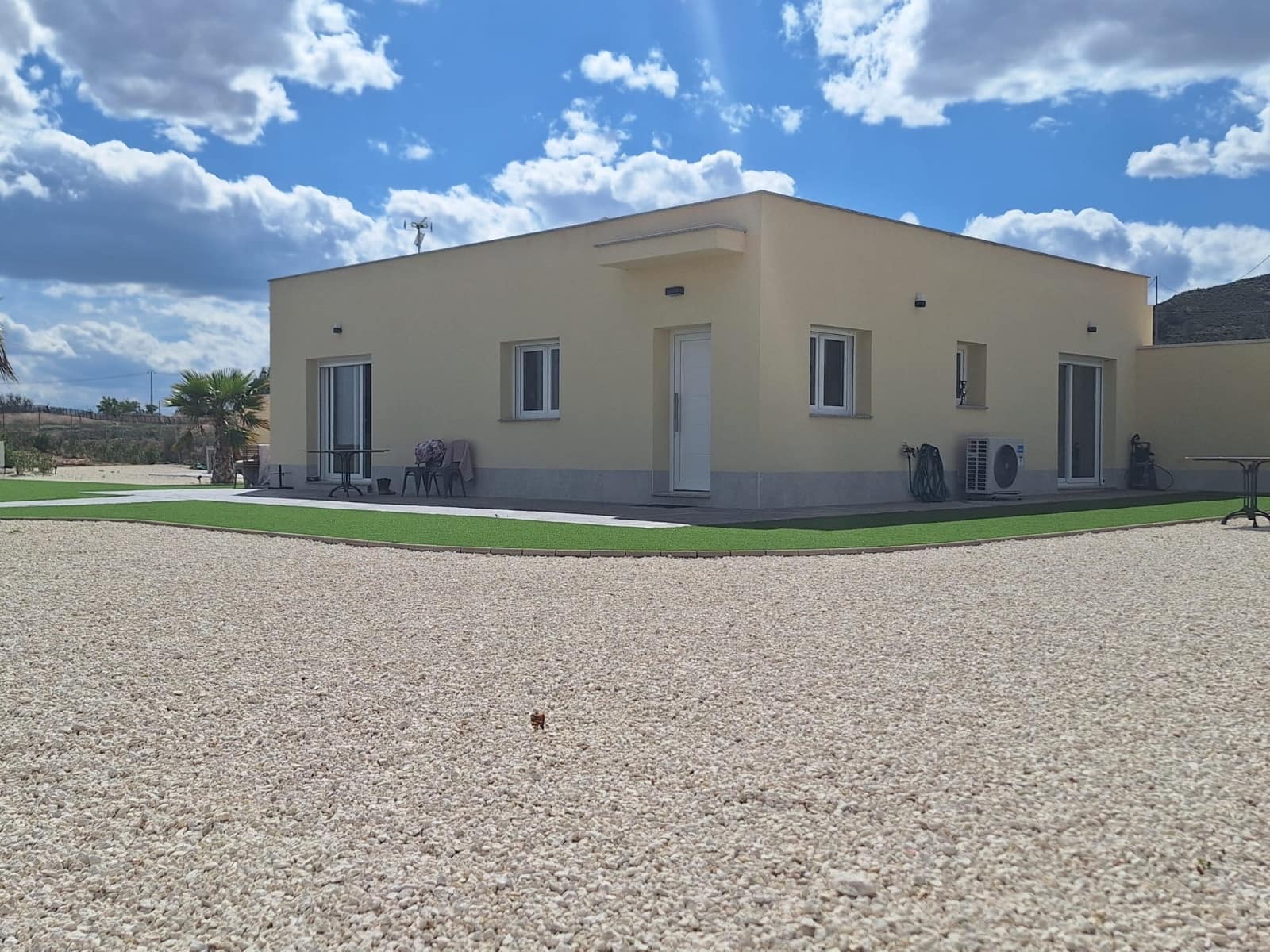 2 bedroom Villa for sale in Pinoso with pool - € 389,000 (Ref: 9865938)