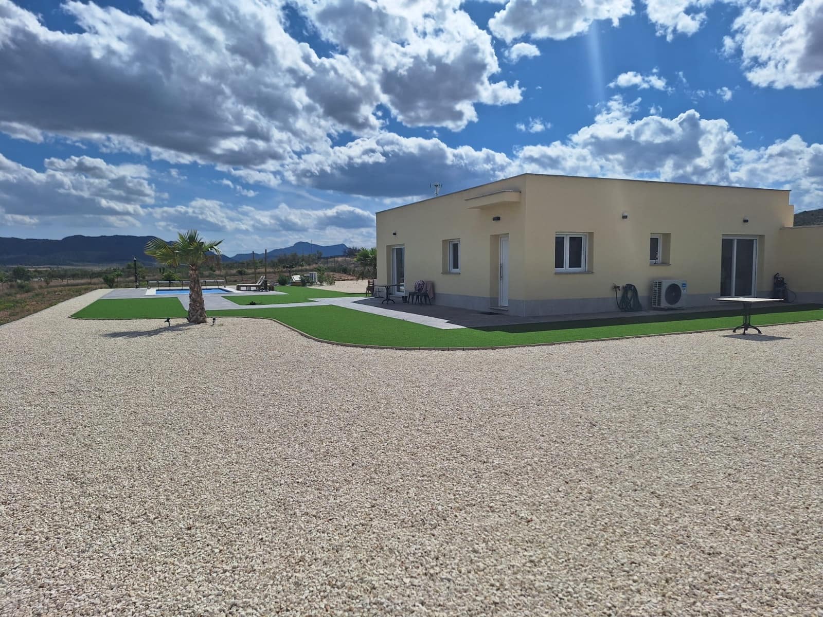 2 bedroom Villa for sale in Pinoso with pool - € 389,000 (Ref: 9865938)
