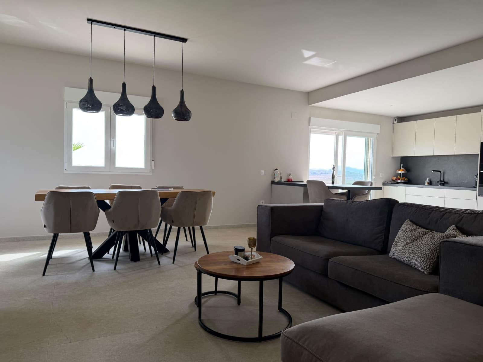 Chalet de 2 habitaciones en Pinoso en venta con piscina - 389.000 € (Ref: 9865938)