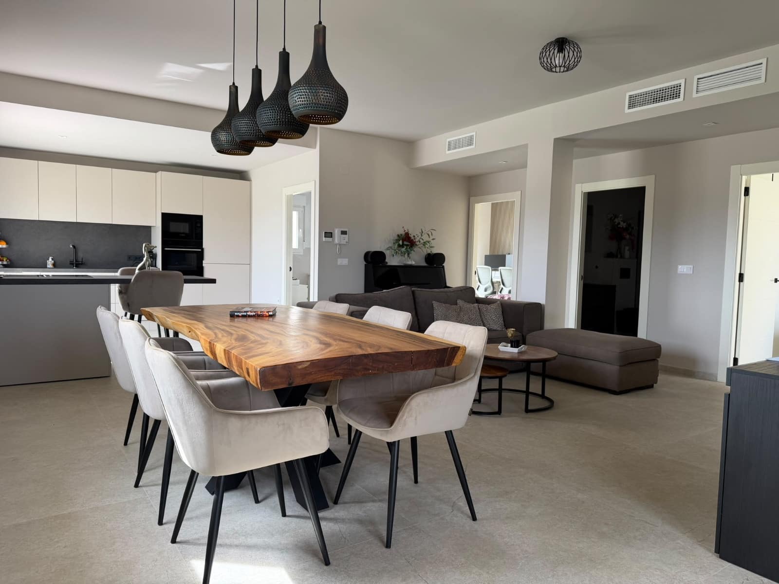Chalet de 2 habitaciones en Pinoso en venta con piscina - 389.000 € (Ref: 9865938)
