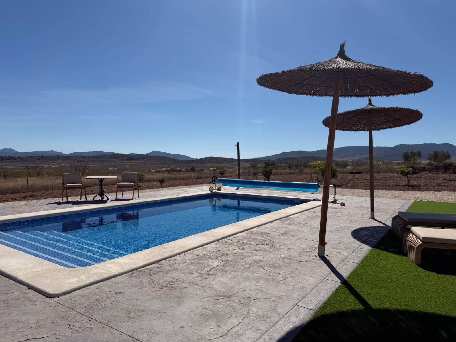 Chalet de 2 habitaciones en Pinoso en venta con piscina - 389.000 € (Ref: 9865938)