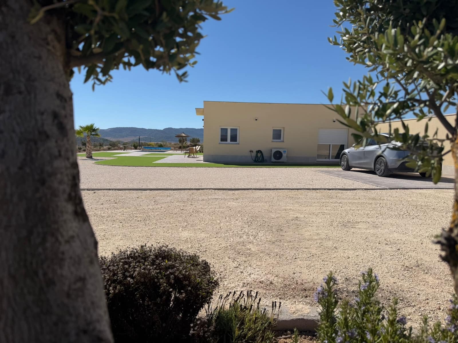 Chalet de 2 habitaciones en Pinoso en venta con piscina - 389.000 € (Ref: 9865938)