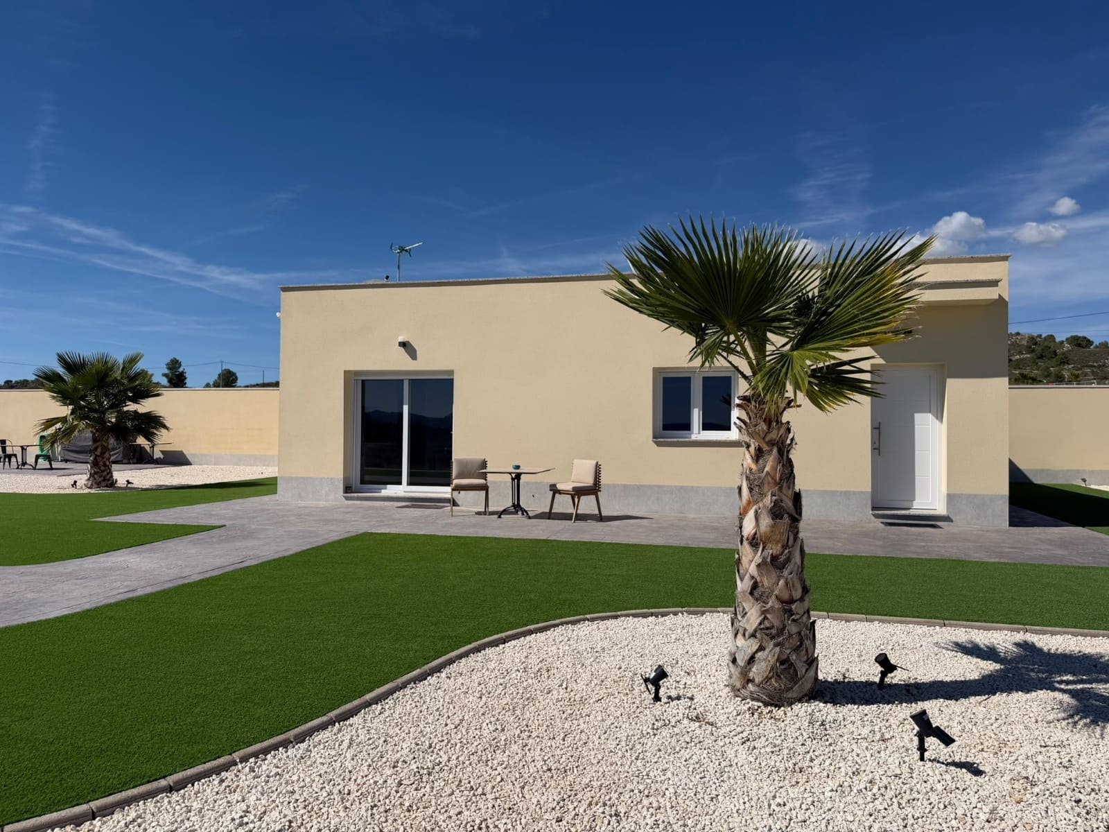 Chalet de 2 habitaciones en Pinoso en venta con piscina - 389.000 € (Ref: 9865938)