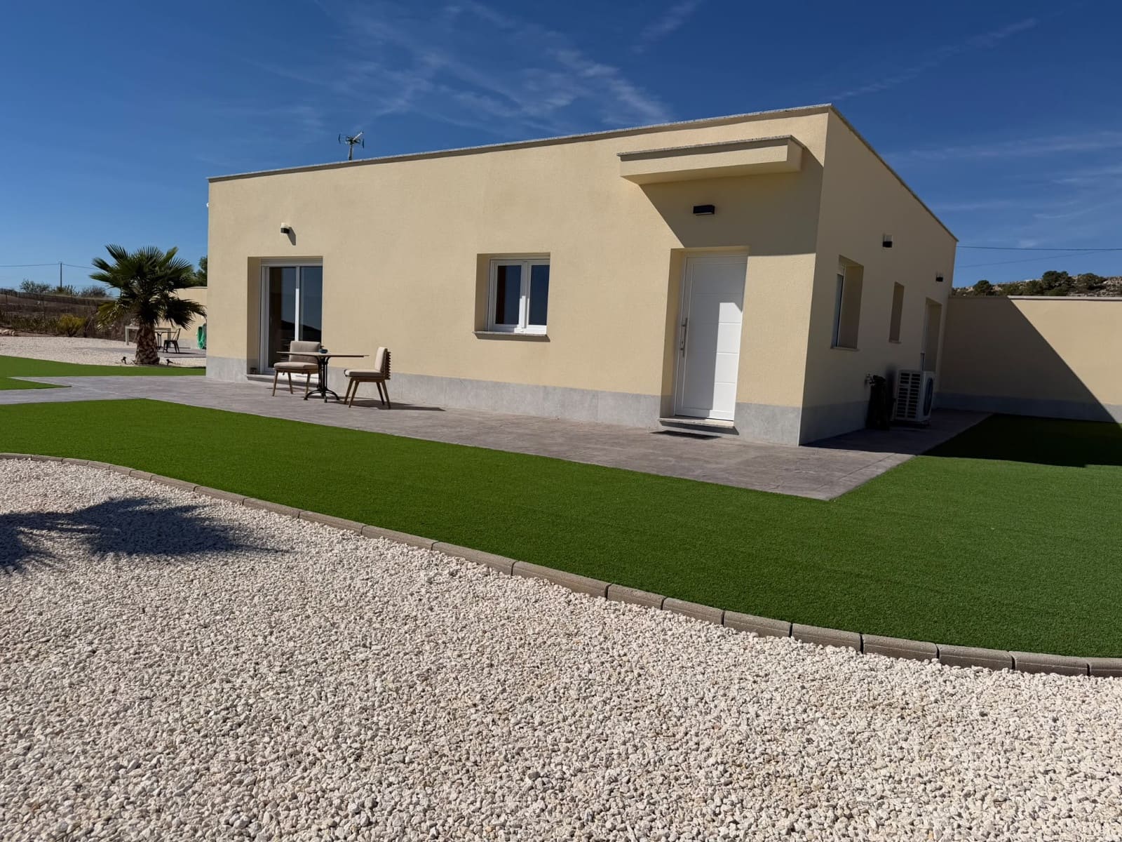 Chalet de 2 habitaciones en Pinoso en venta con piscina - 389.000 € (Ref: 9865938)