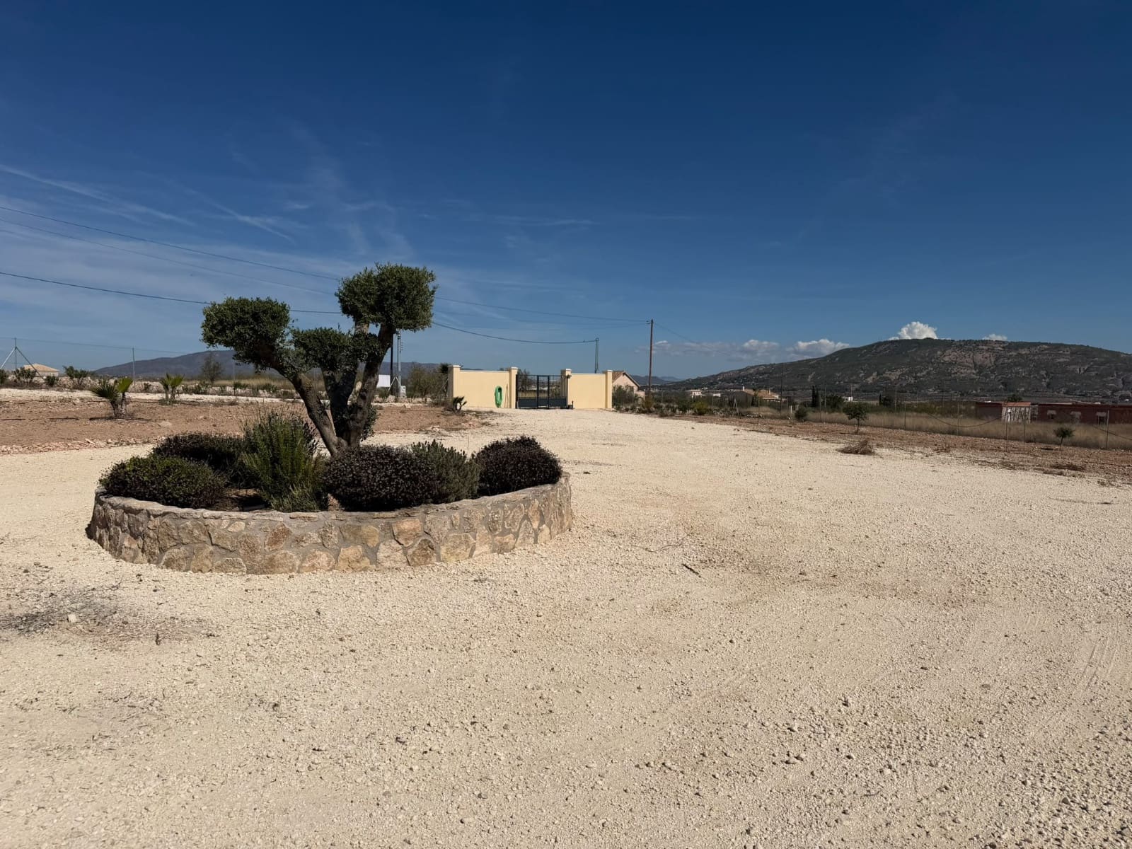 Chalet de 2 habitaciones en Pinoso en venta con piscina - 389.000 € (Ref: 9865938)