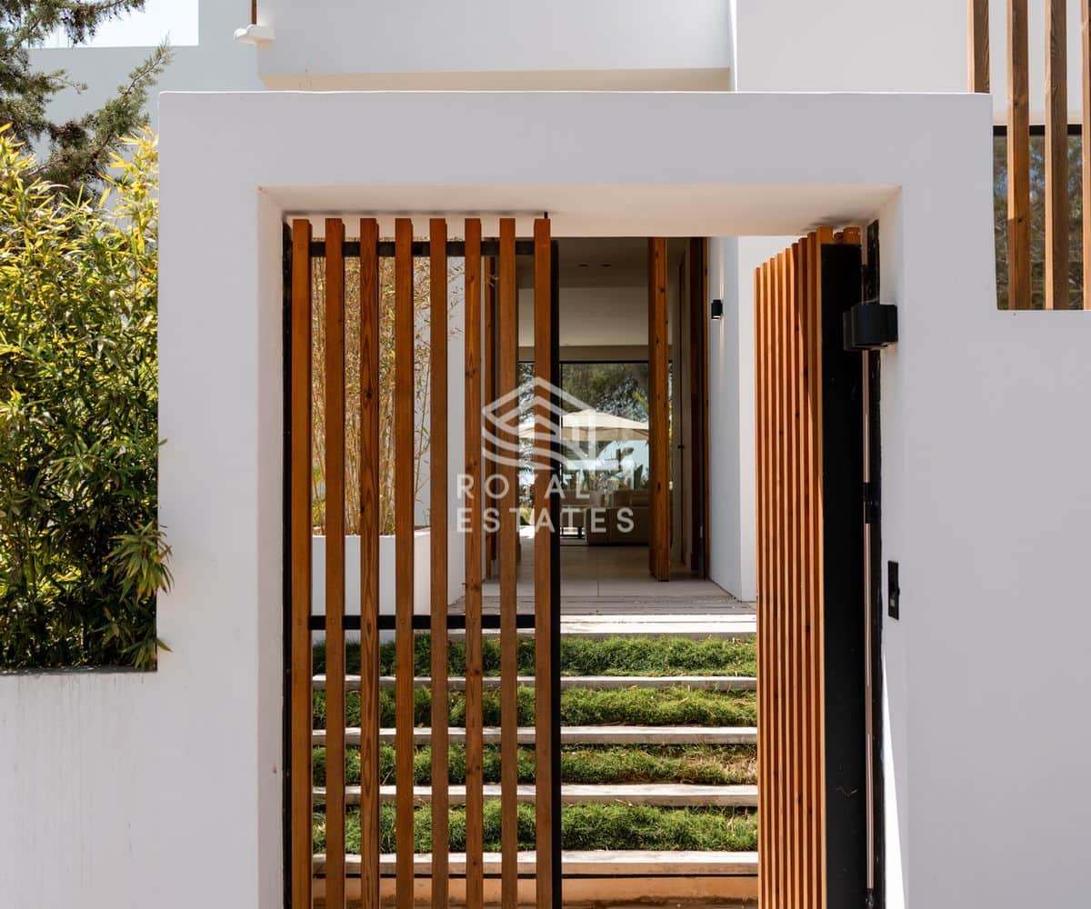 Chalet de 4 habitaciones en Ibiza / Eivissa ciudad en venta con piscina - 4.695.000 € (Ref: 10040293)