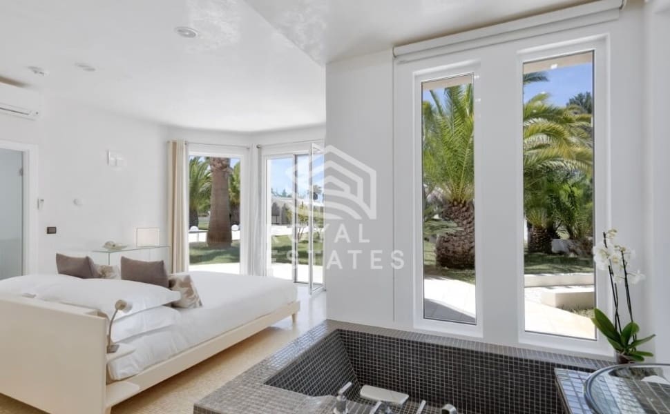 5 soverom Villa til salgs i Cala Jondal - € 7 200 000 (Ref: 8514960)