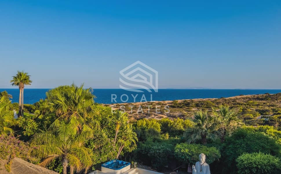 15 bedroom Villa for sale in Santa Eulalia / Santa Eularia - € 6,000,000 (Ref: 8514962)