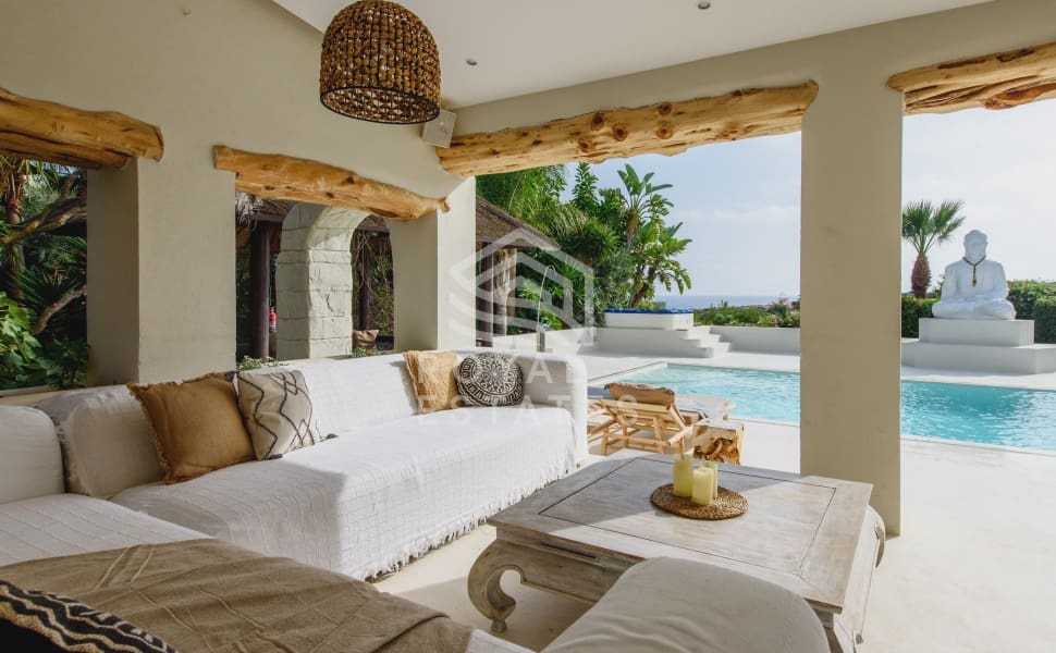 15 bedroom Villa for sale in Santa Eulalia / Santa Eularia - € 6,000,000 (Ref: 8514962)