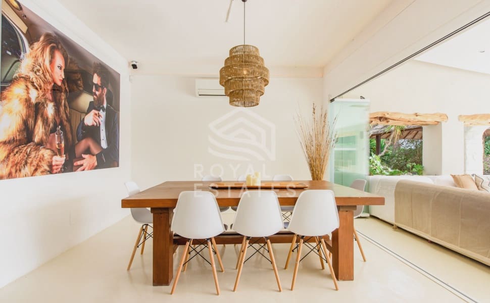 15 bedroom Villa for sale in Santa Eulalia / Santa Eularia - € 6,000,000 (Ref: 8514962)