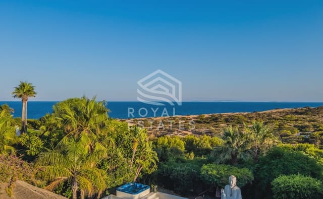 15 bedroom Villa for sale in Santa Eulalia / Santa Eularia - € 6,000,000 (Ref: 8514962)