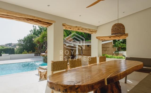 15 bedroom Villa for sale in Santa Eulalia / Santa Eularia - € 6,000,000 (Ref: 8514962)