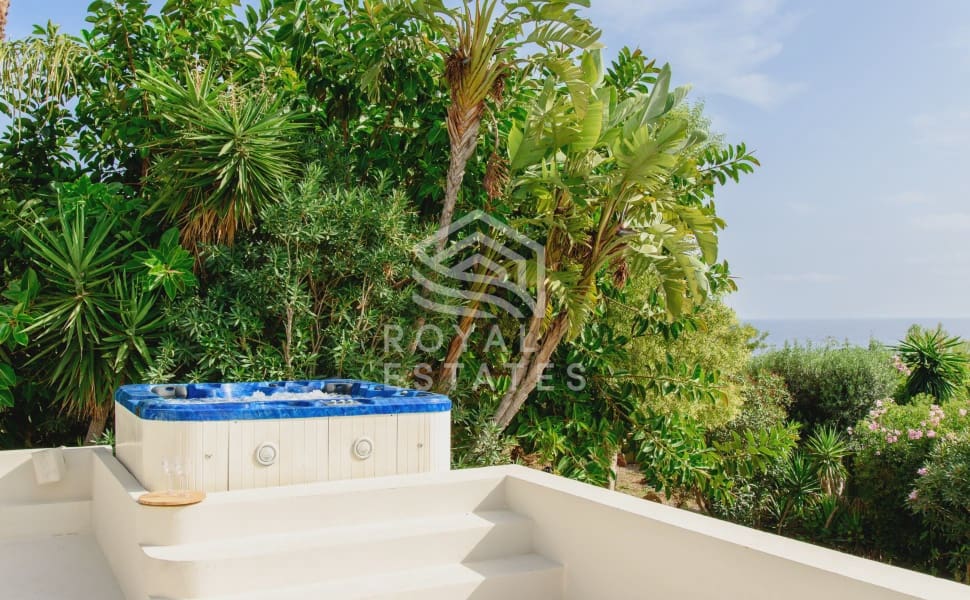 15 bedroom Villa for sale in Santa Eulalia / Santa Eularia - € 6,000,000 (Ref: 8514962)