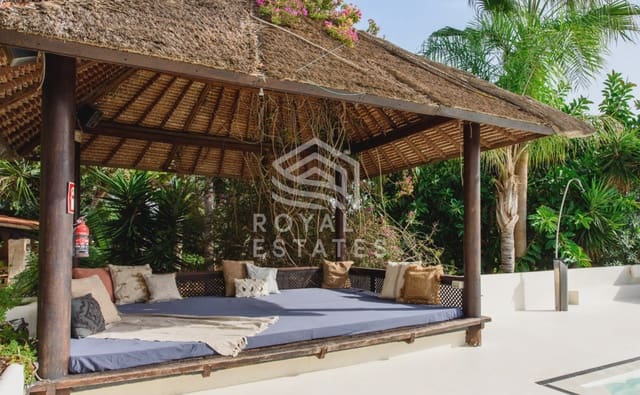 15 bedroom Villa for sale in Santa Eulalia / Santa Eularia - € 6,000,000 (Ref: 8514962)