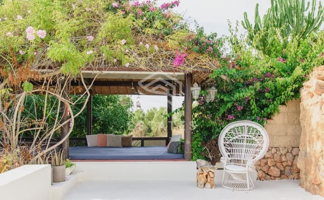 15 bedroom Villa for sale in Santa Eulalia / Santa Eularia - € 6,000,000 (Ref: 8514962)