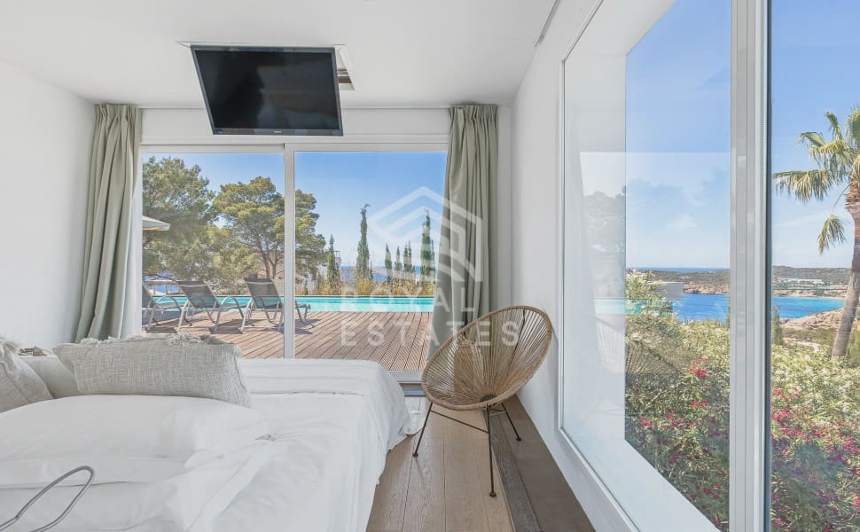 4 chambre Villa/Maison à vendre à Cala Moli avec piscine - 3 600 000 € (Ref: 8514976)