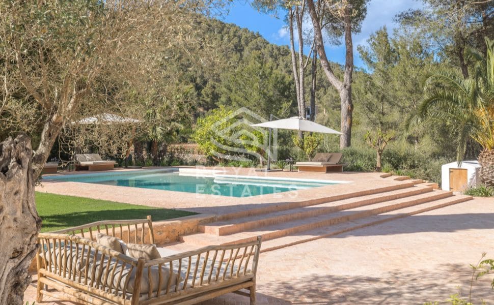 5 bedroom Villa for sale in Ibiza / Eivissa town with pool - € 4,500,000 (Ref: 8514977)