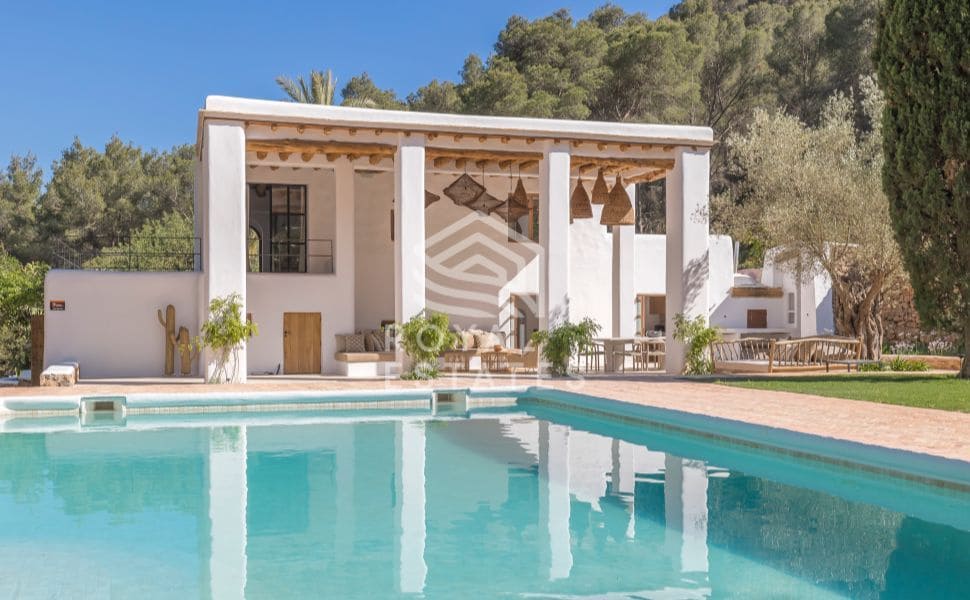 5 bedroom Villa for sale in Ibiza / Eivissa town with pool - € 4,500,000 (Ref: 8514977)