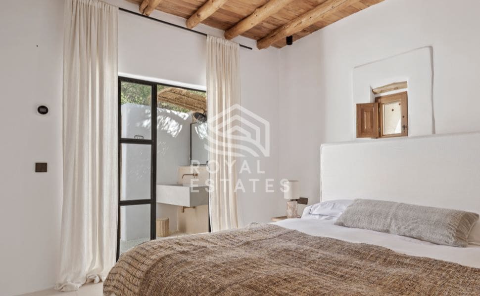 5 bedroom Villa for sale in Ibiza / Eivissa town with pool - € 4,500,000 (Ref: 8514977)