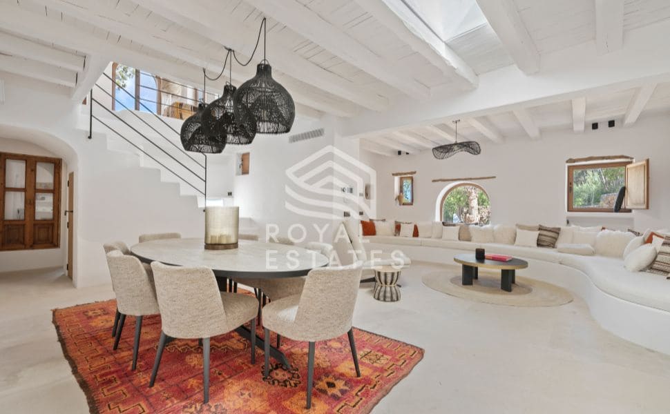 5 bedroom Villa for sale in Ibiza / Eivissa town with pool - € 4,500,000 (Ref: 8514977)
