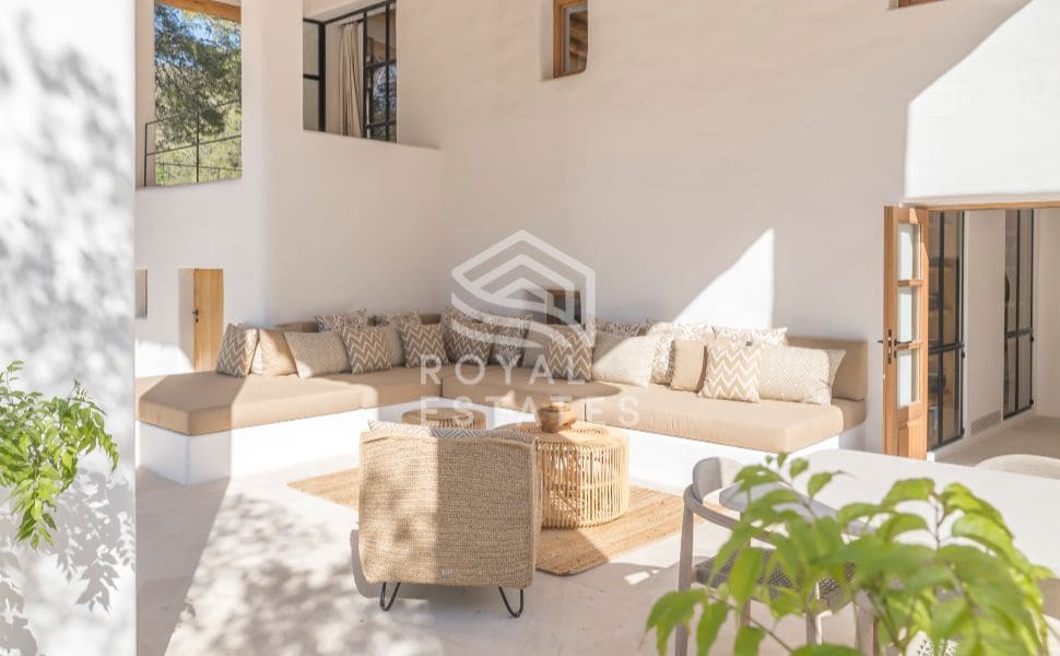 5 bedroom Villa for sale in Ibiza / Eivissa town with pool - € 4,500,000 (Ref: 8514977)
