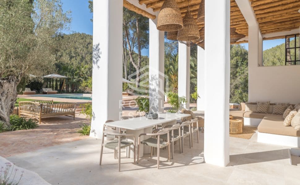 5 bedroom Villa for sale in Ibiza / Eivissa town with pool - € 4,500,000 (Ref: 8514977)