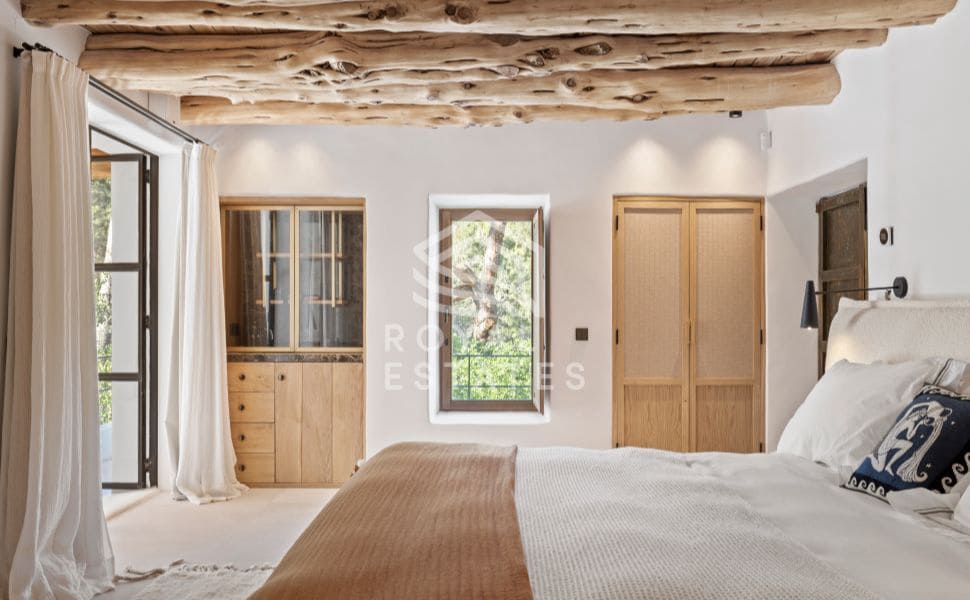 5 bedroom Villa for sale in Ibiza / Eivissa town with pool - € 4,500,000 (Ref: 8514977)