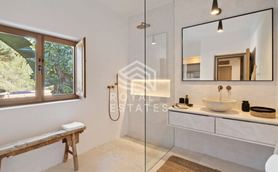 5 bedroom Villa for sale in Ibiza / Eivissa town with pool - € 4,500,000 (Ref: 8514977)