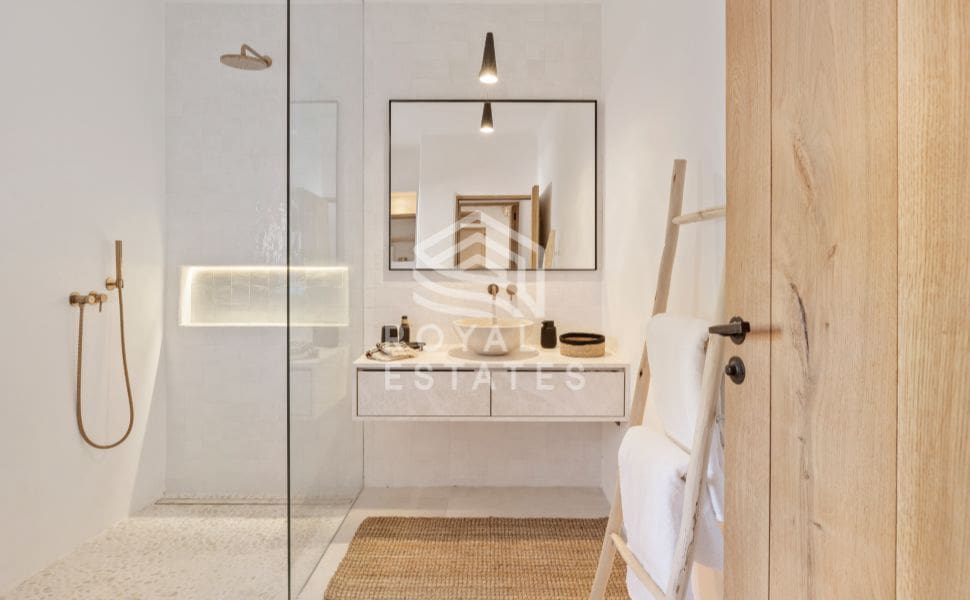 5 bedroom Villa for sale in Ibiza / Eivissa town with pool - € 4,500,000 (Ref: 8514977)