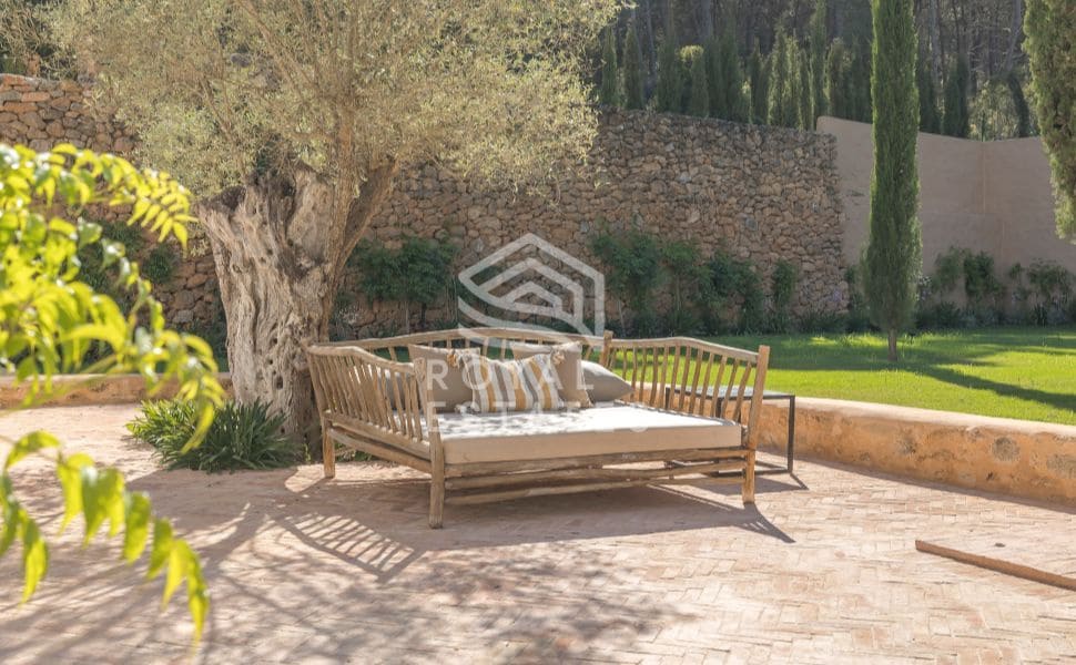 5 bedroom Villa for sale in Ibiza / Eivissa town with pool - € 4,500,000 (Ref: 8514977)