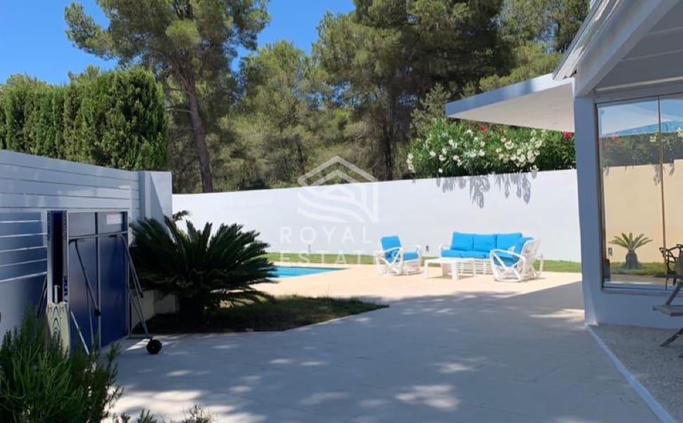 7 bedroom Villa for sale in Ibiza / Eivissa town - € 1,800,000 (Ref: 8514979)