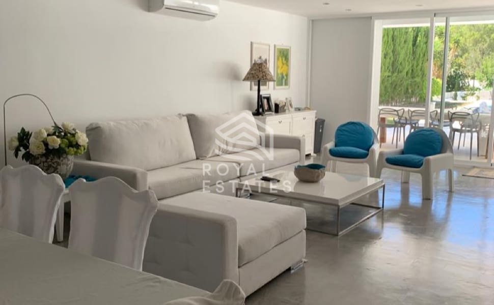 7 bedroom Villa for sale in Ibiza / Eivissa town - € 1,800,000 (Ref: 8514979)