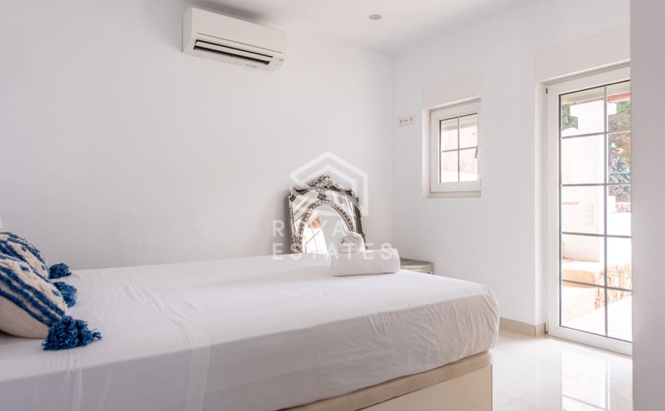 8 soveværelse Villa til salg i Cala Conta med swimmingpool - € 2.990.000 (Ref: 8514983)