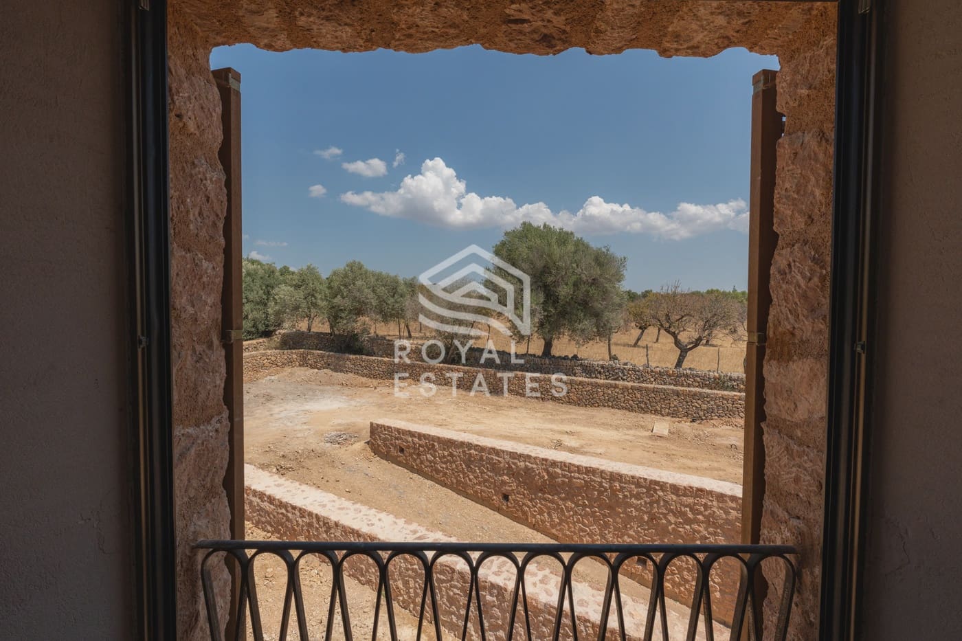 4 soveværelse Villa til salg i Alaro - € 8.495.000 (Ref: 8514988)