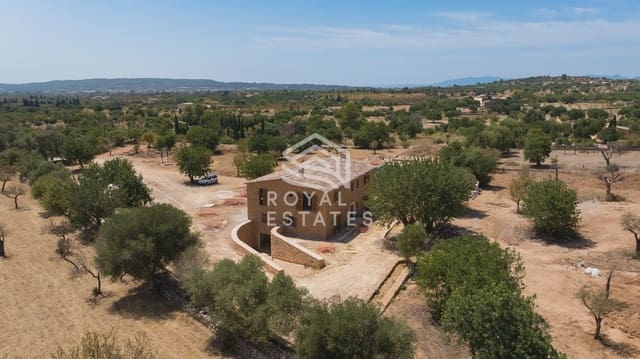 4 soveværelse Villa til salg i Alaró - € 8.495.000 (Ref: 8514988)