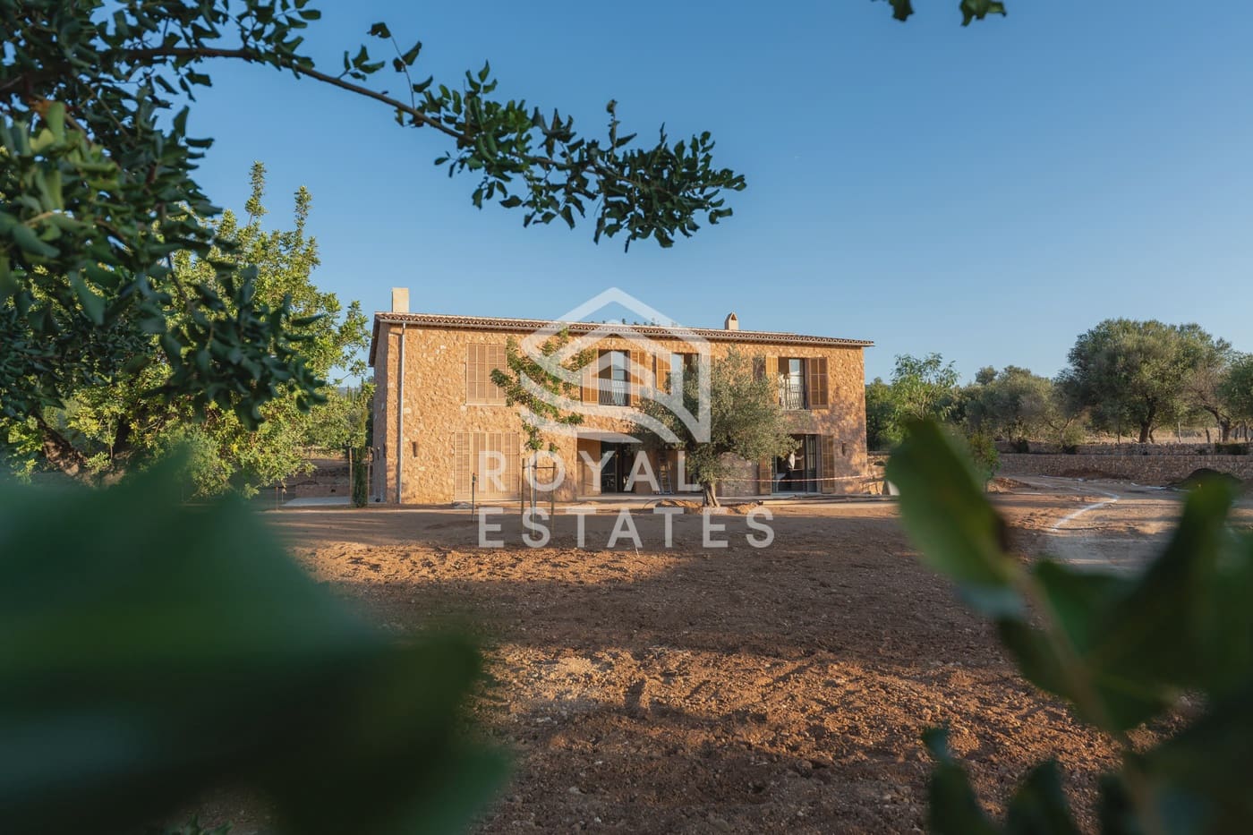 4 soveværelse Villa til salg i Alaro - € 8.495.000 (Ref: 8514988)