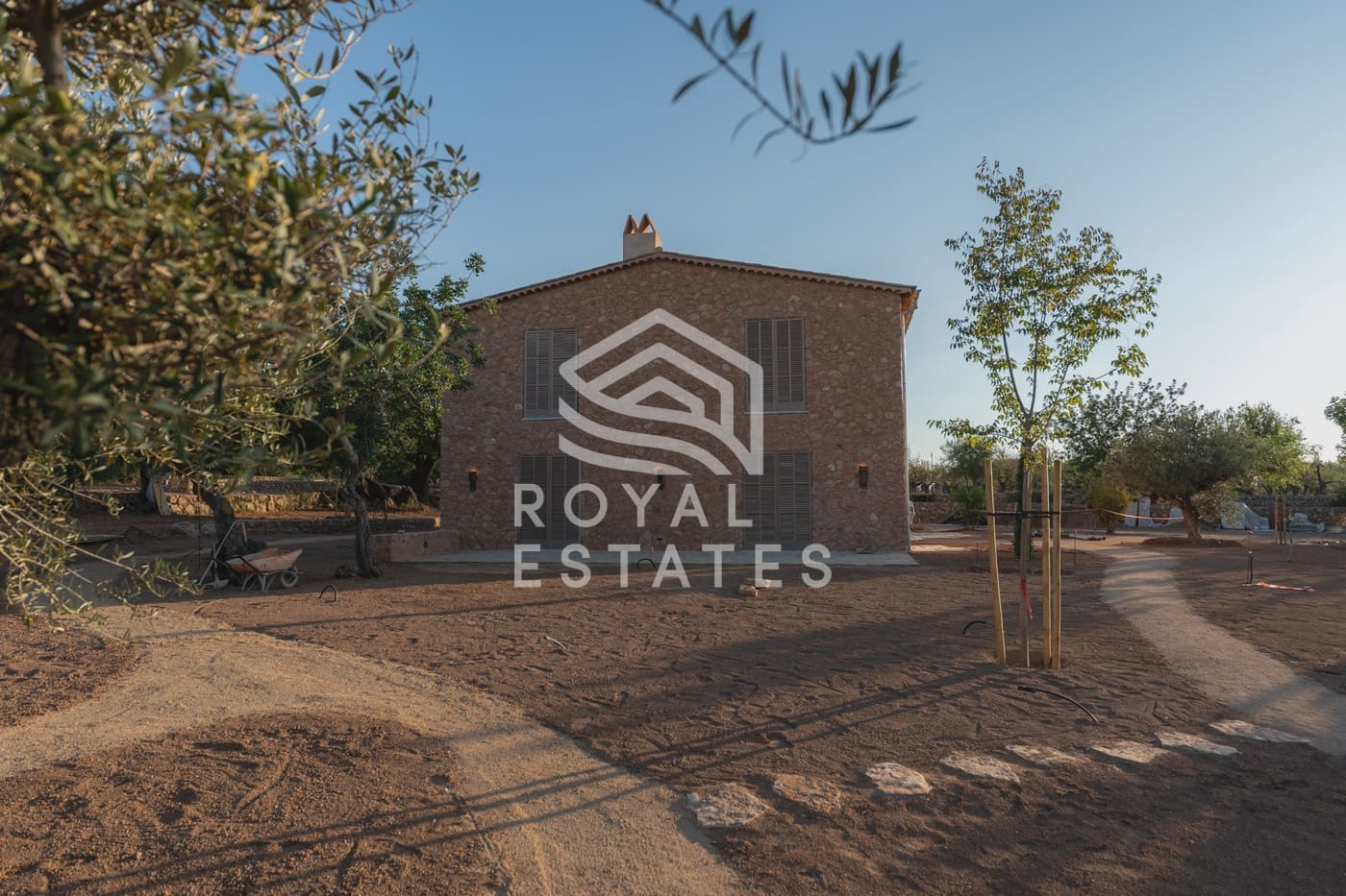 4 soveværelse Villa til salg i Alaro - € 8.495.000 (Ref: 8514988)