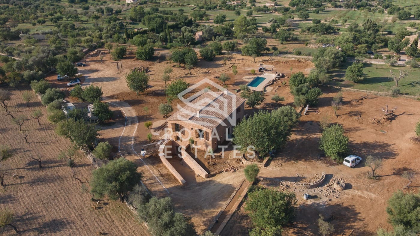 4 soveværelse Villa til salg i Alaro - € 8.495.000 (Ref: 8514988)