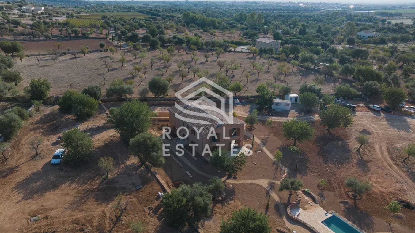 4 soveværelse Villa til salg i Alaro - € 8.495.000 (Ref: 8514988)