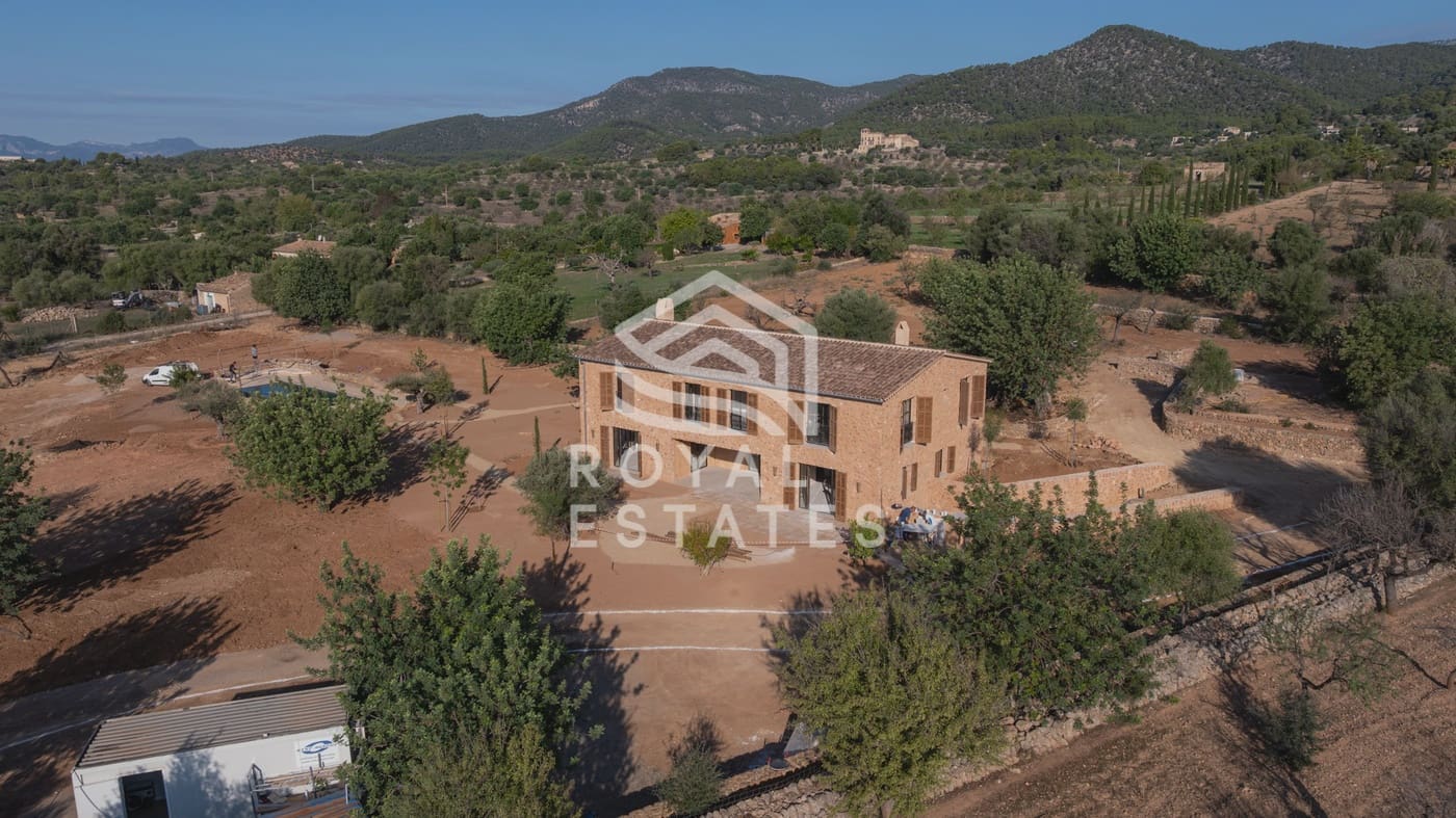 4 soveværelse Villa til salg i Alaro - € 8.495.000 (Ref: 8514988)