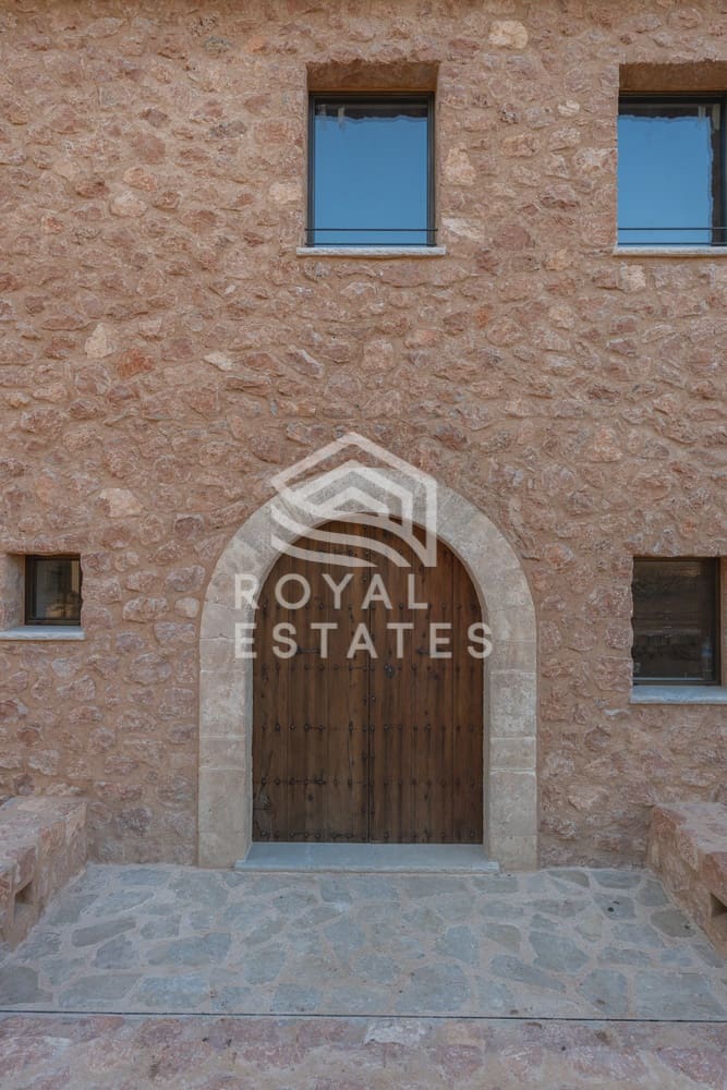 4 soveværelse Villa til salg i Alaro - € 8.495.000 (Ref: 8514988)