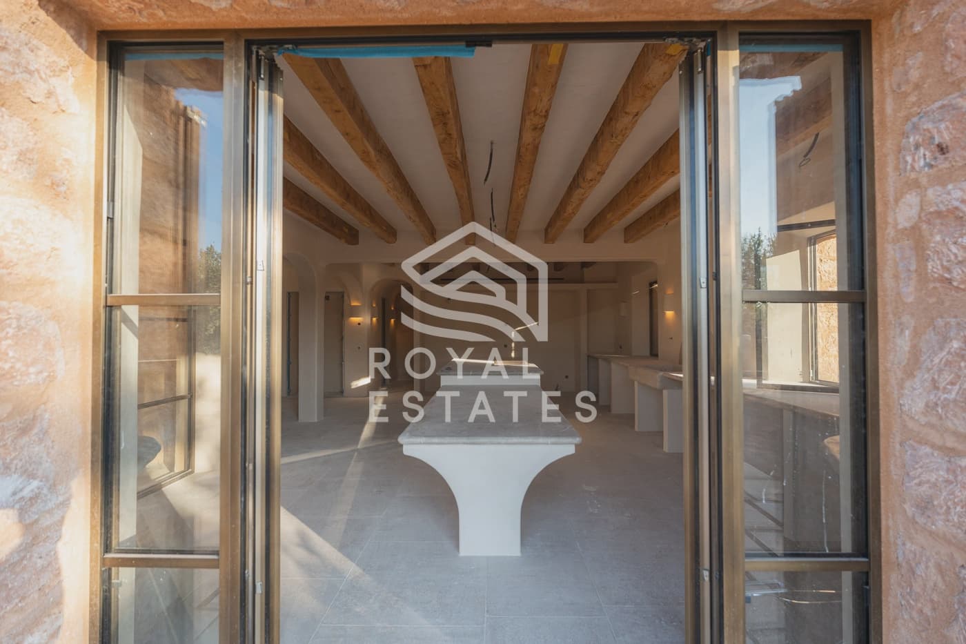 4 soveværelse Villa til salg i Alaro - € 8.495.000 (Ref: 8514988)